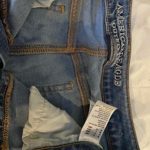 American Eagle size 8 short jeans